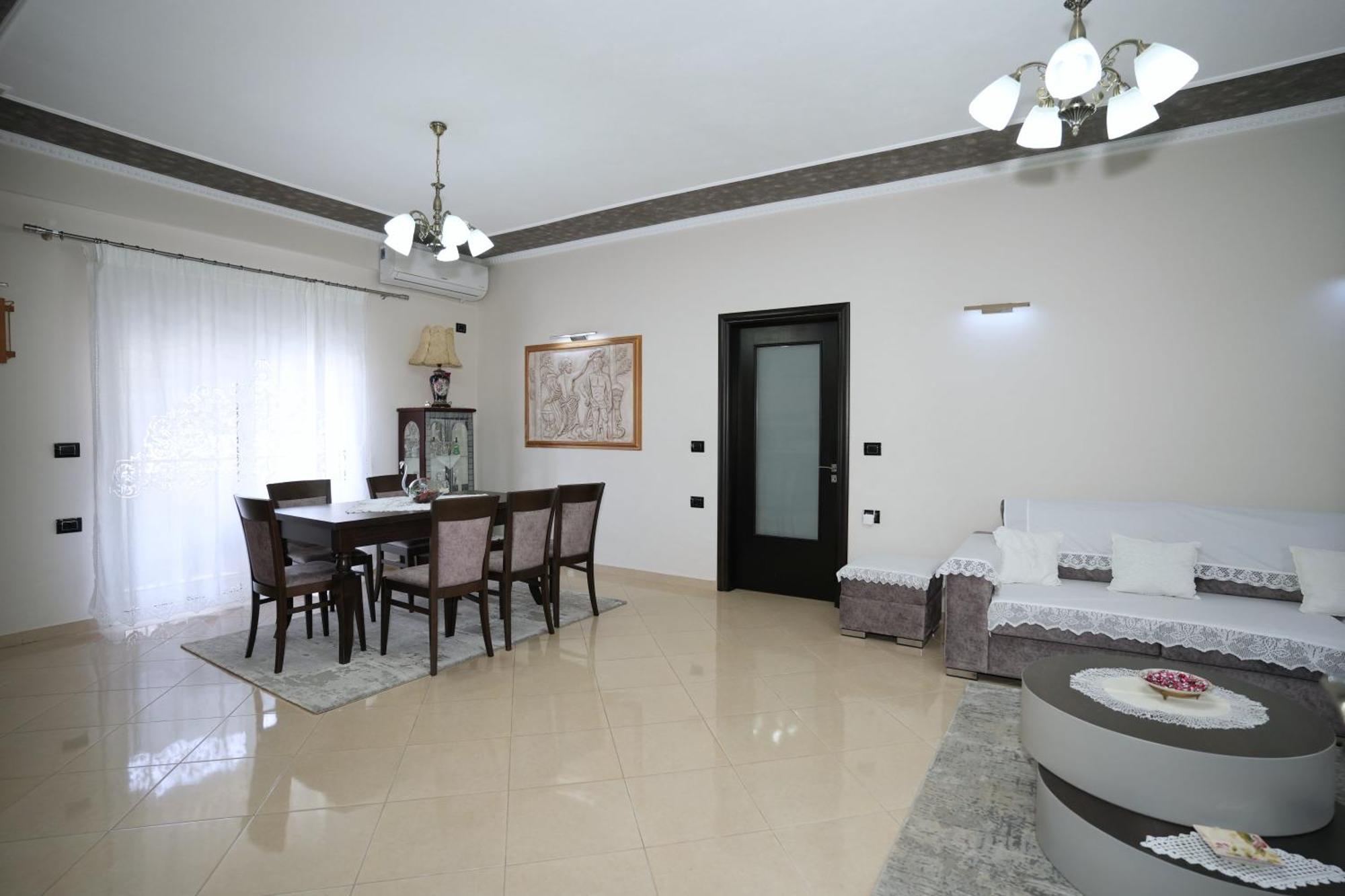 Vila Banushi Gjirokastër Extérieur photo