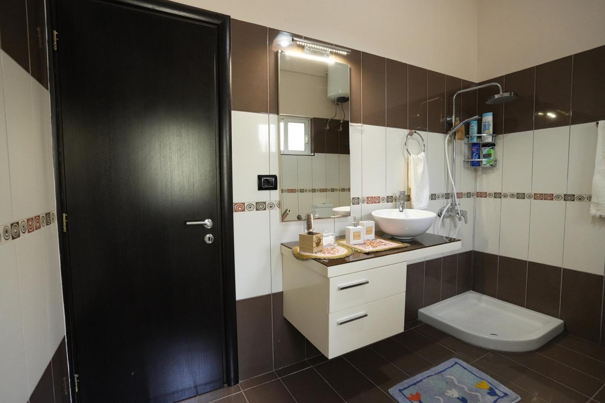 Vila Banushi Gjirokastër Extérieur photo