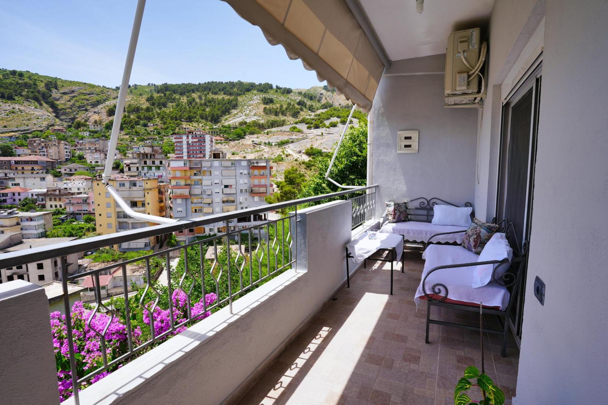 Vila Banushi Gjirokastër Extérieur photo