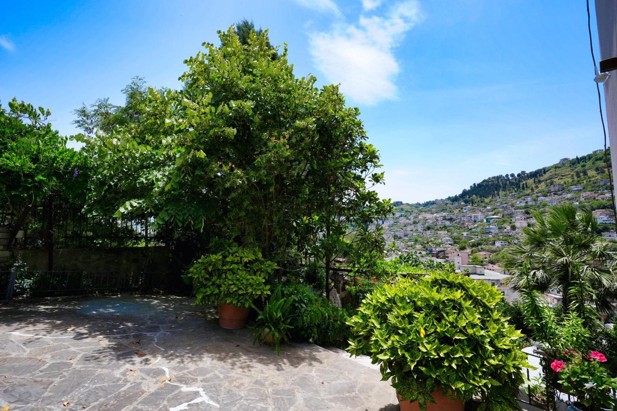 Vila Banushi Gjirokastër Extérieur photo