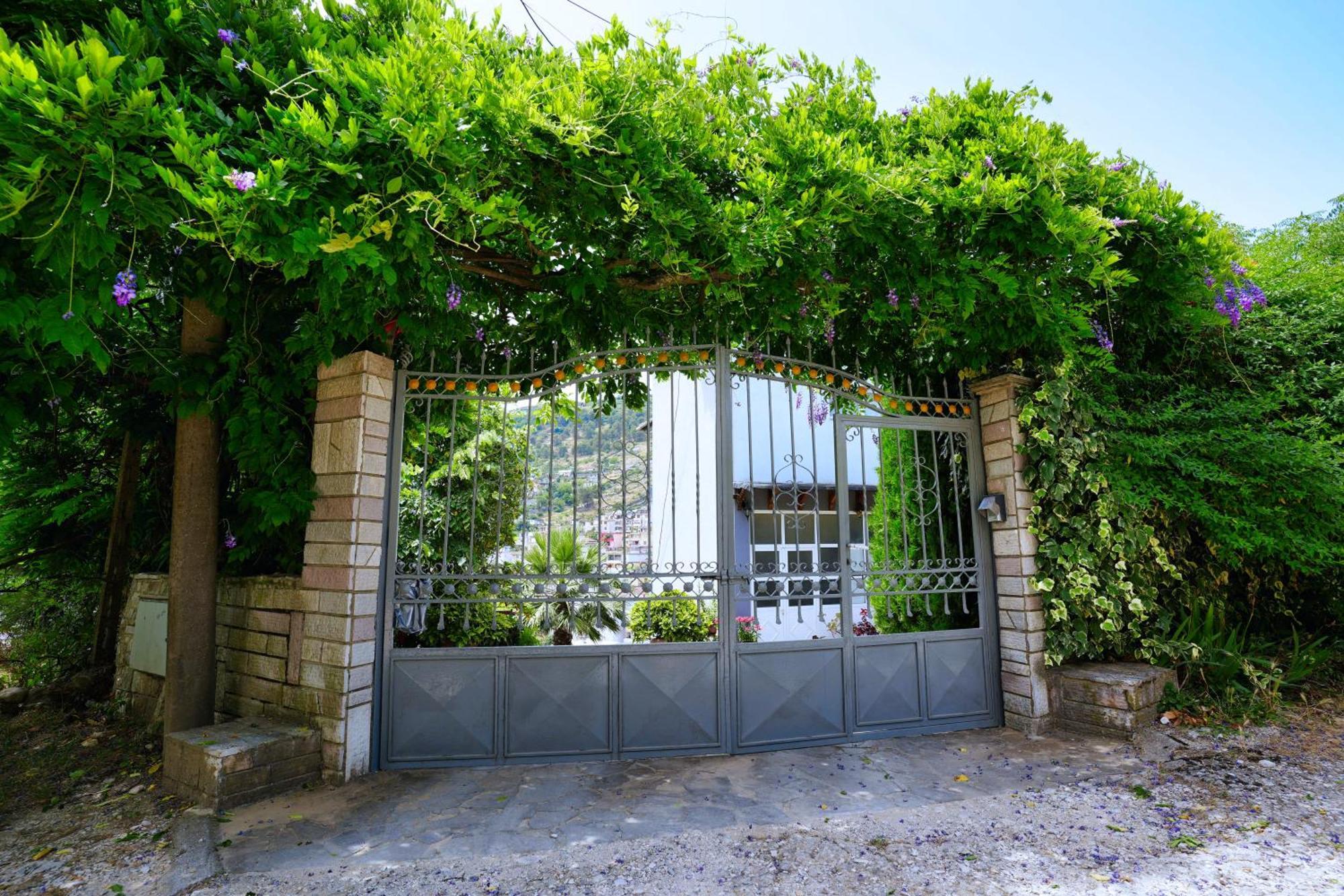 Vila Banushi Gjirokastër Extérieur photo